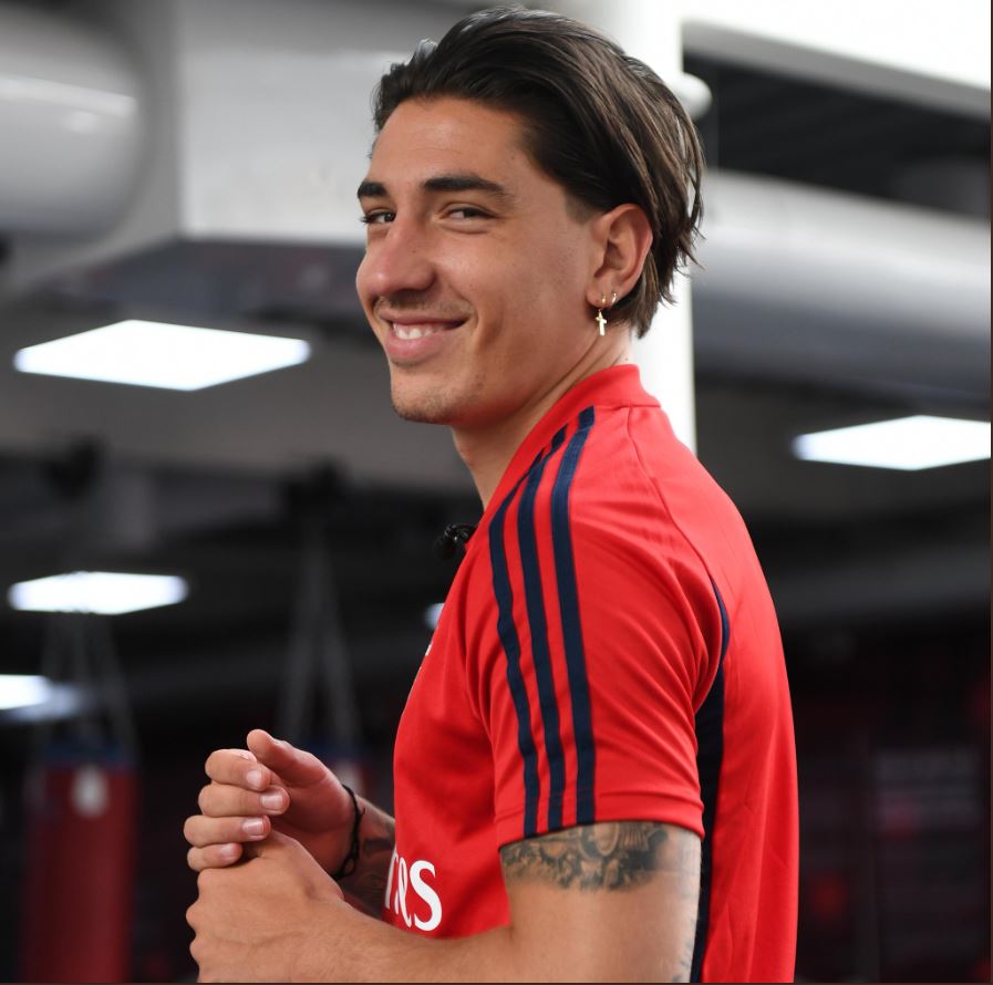 Bellerin ready for new season after getting a haircut - Football